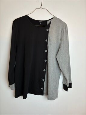 Links Two-Tone Button Front Long Sleeve Top - Black & Light Gray Size 3X